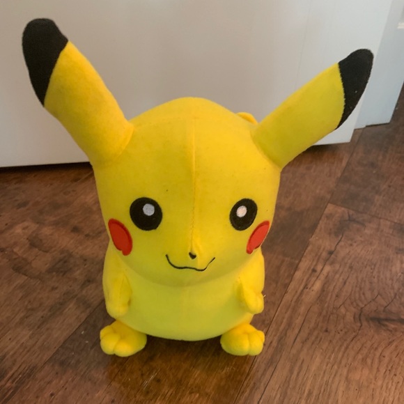Pikachu - Picture 1 of 2